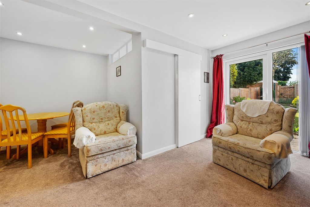 Property photo 2 of 24 Sitting/Dining Room