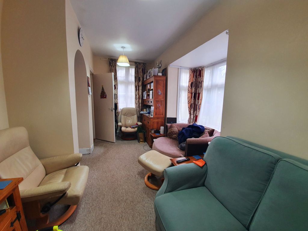 Property photo 3 of 8