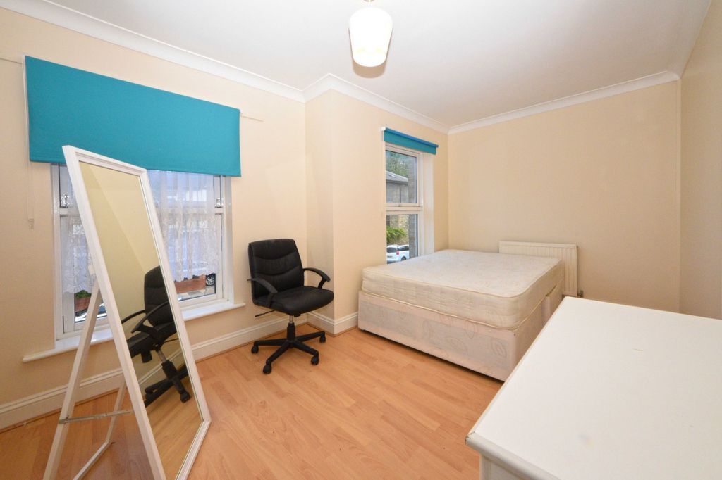 Property photo 3 of 11