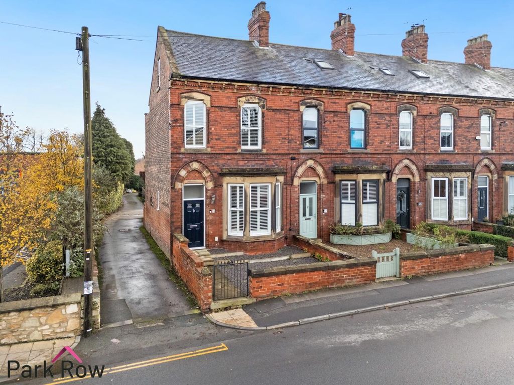 Property photo 1 of 36 Side