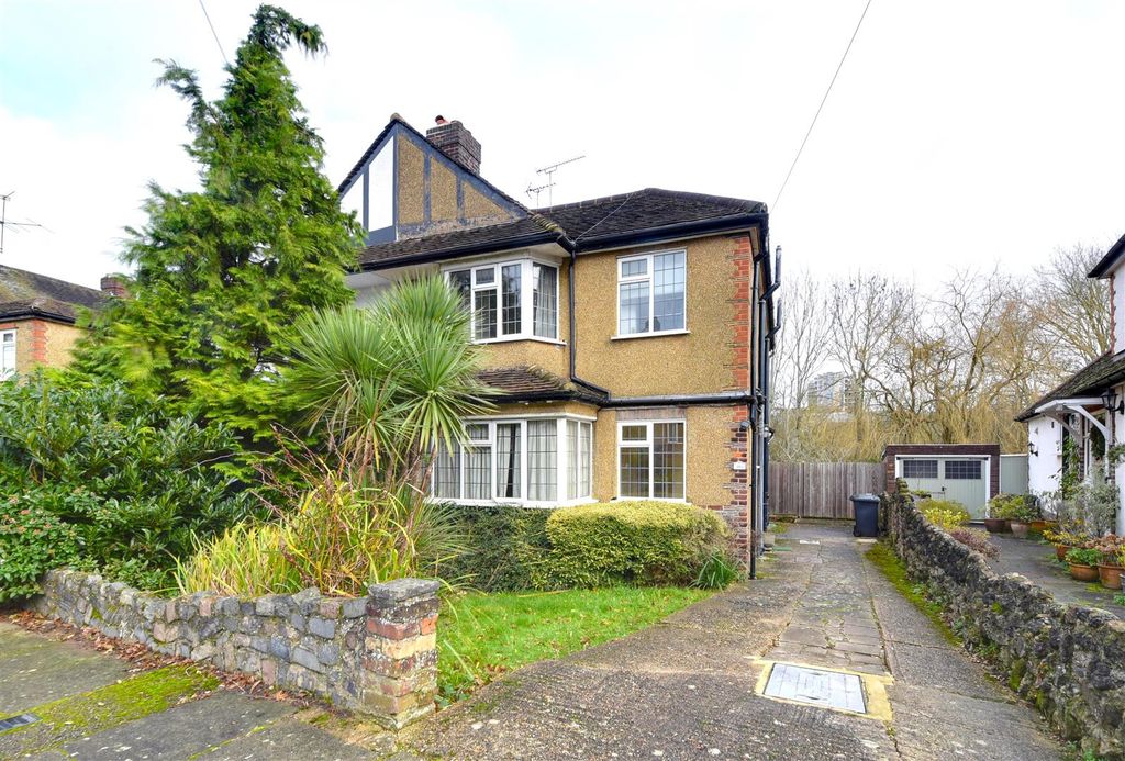 Property photo 1 of 14 46_Great_Bushy_Drive_Pic_1.Jpg