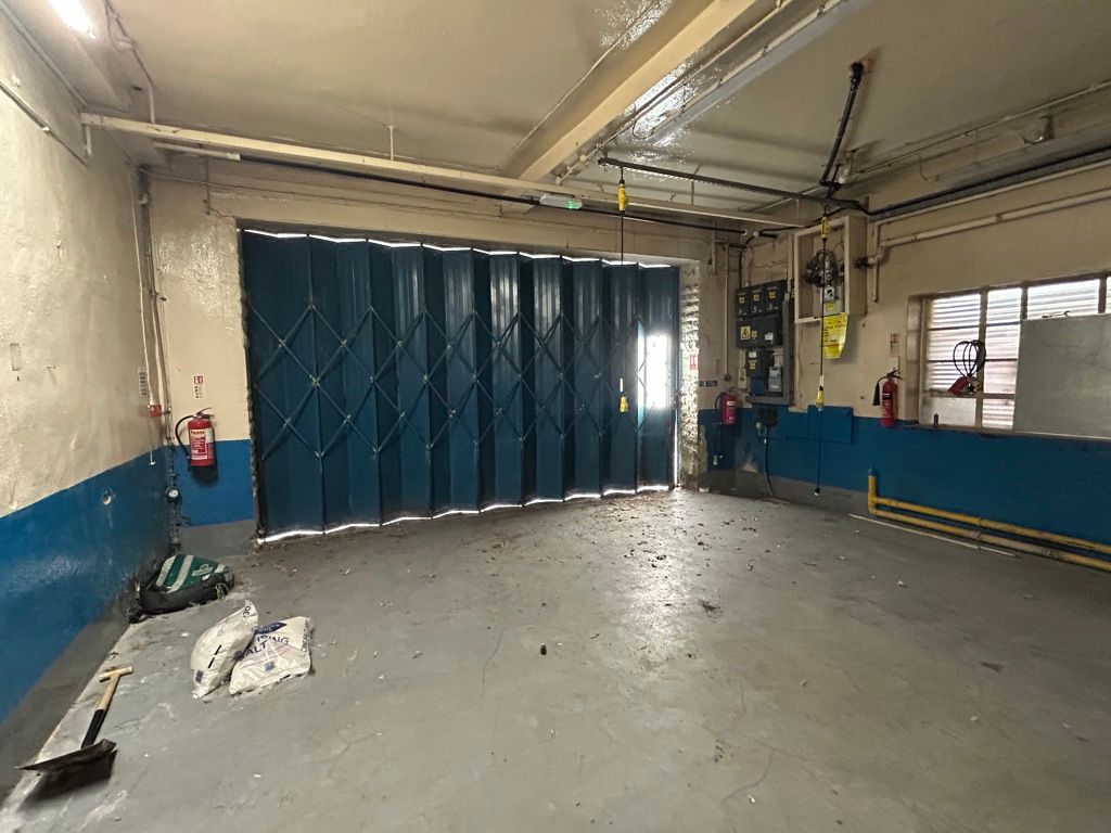 Property photo 3 of 6 Photo 5