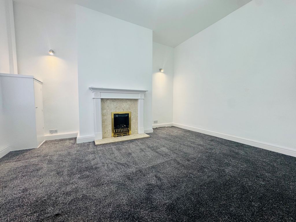 Property photo 3 of 12 Mayfield Lounge
