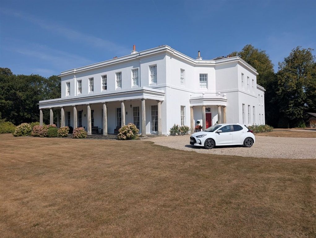 Property photo 2 of 11