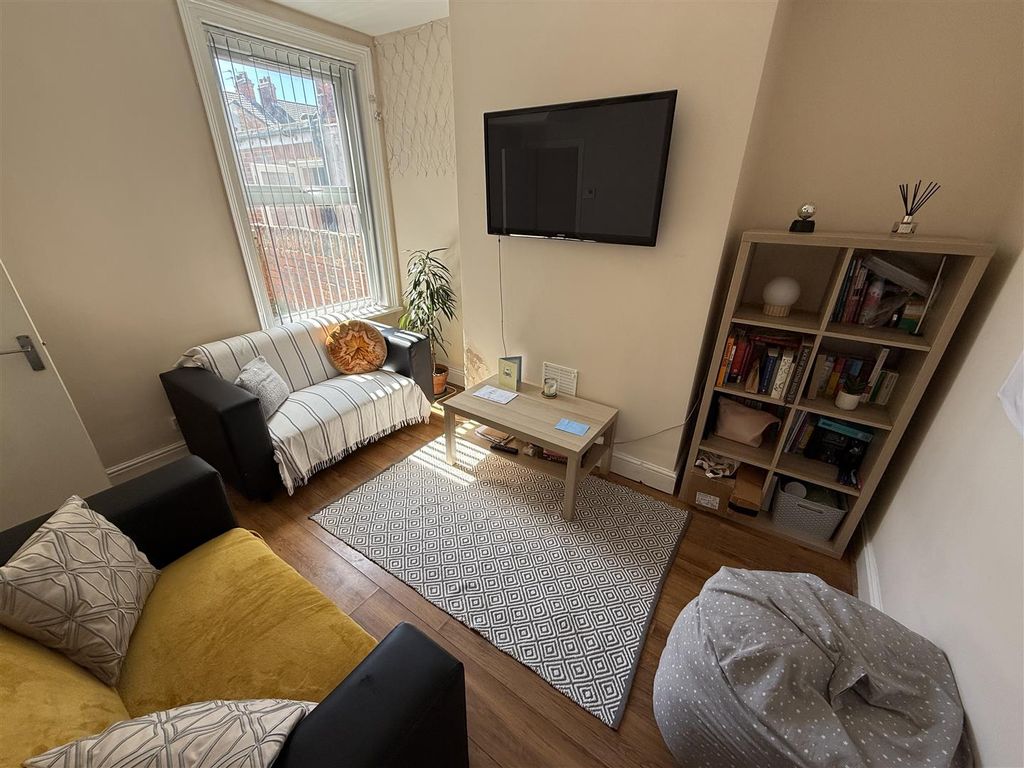 Property photo 1 of 8 Img_0098.Jpg
