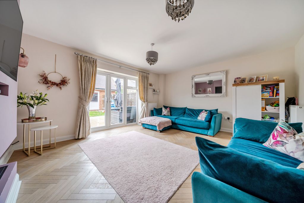 Property photo 2 of 19 1397472-10-6960F2...