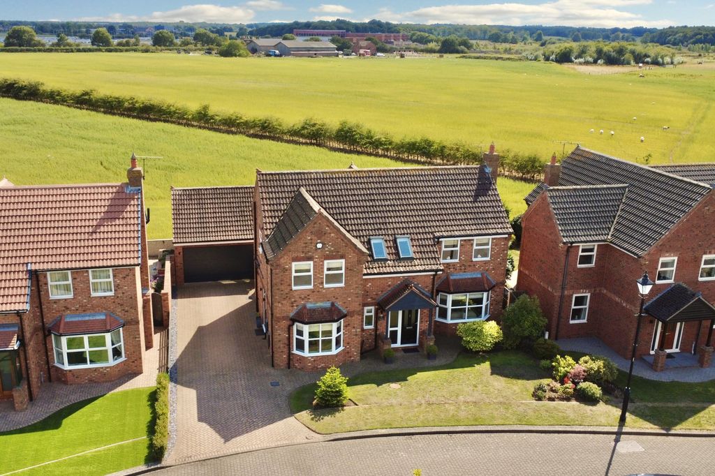 Property photo 1 of 38 1