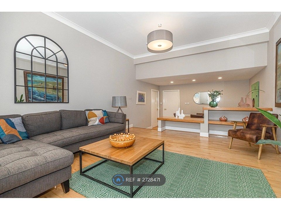 Property photo 2 of 16 Living Room