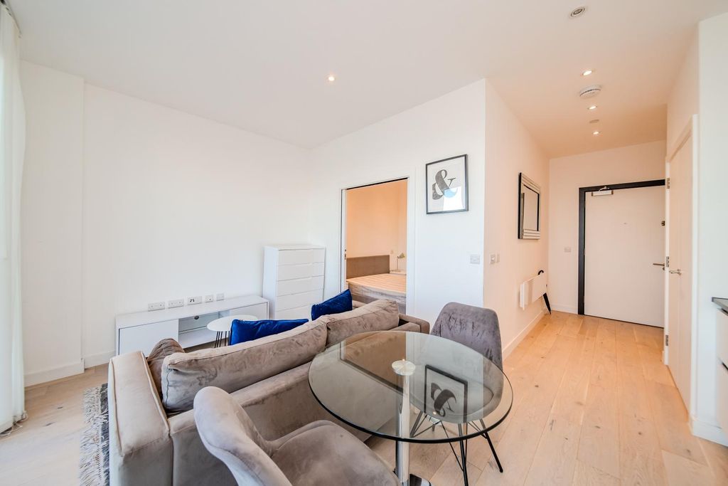 Property photo 3 of 12 Gallery