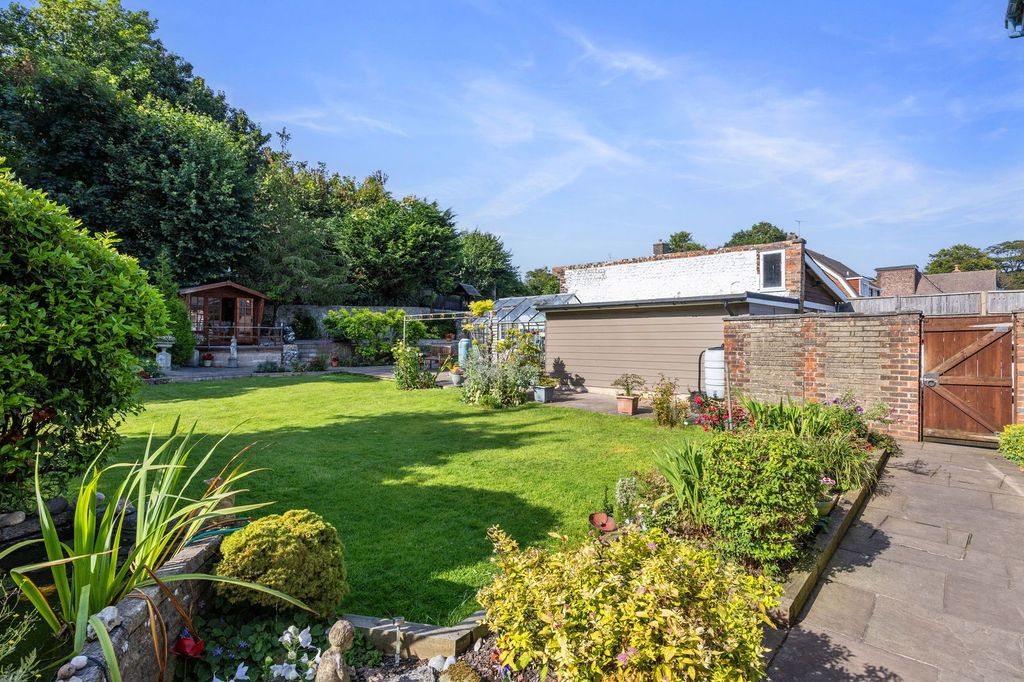 Property photo 2 of 19