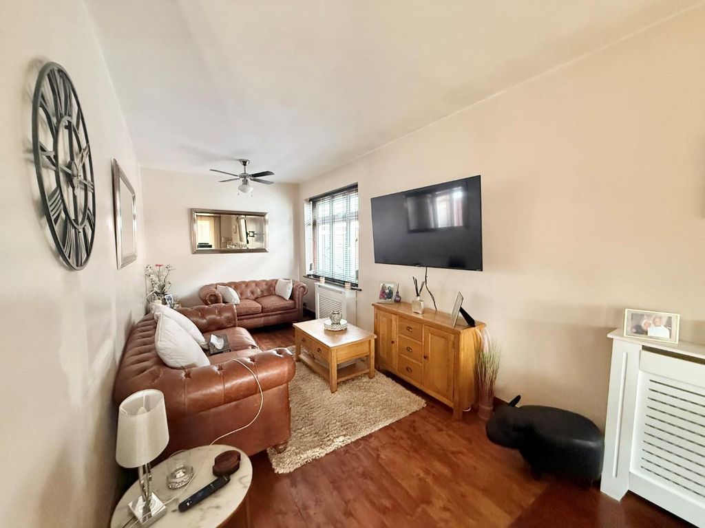 Property photo 2 of 14 Gg.Jpg