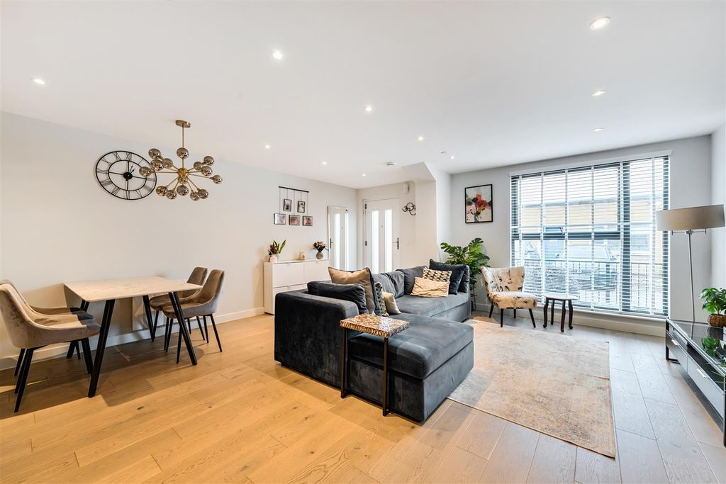 Property photo 1 of 12 1385160-5-6933014F1A4E7.Jpg