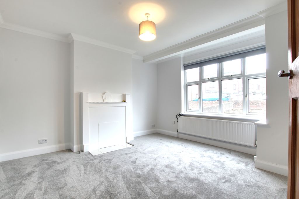 Property photo 2 of 10 2 Lounge.Jpg