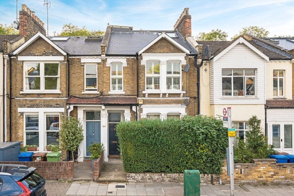 Property photo 1 of 8