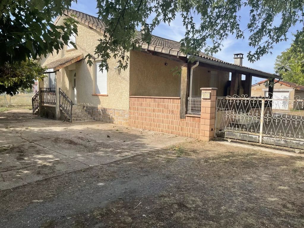 Property photo 1 of 17 Single-Story House