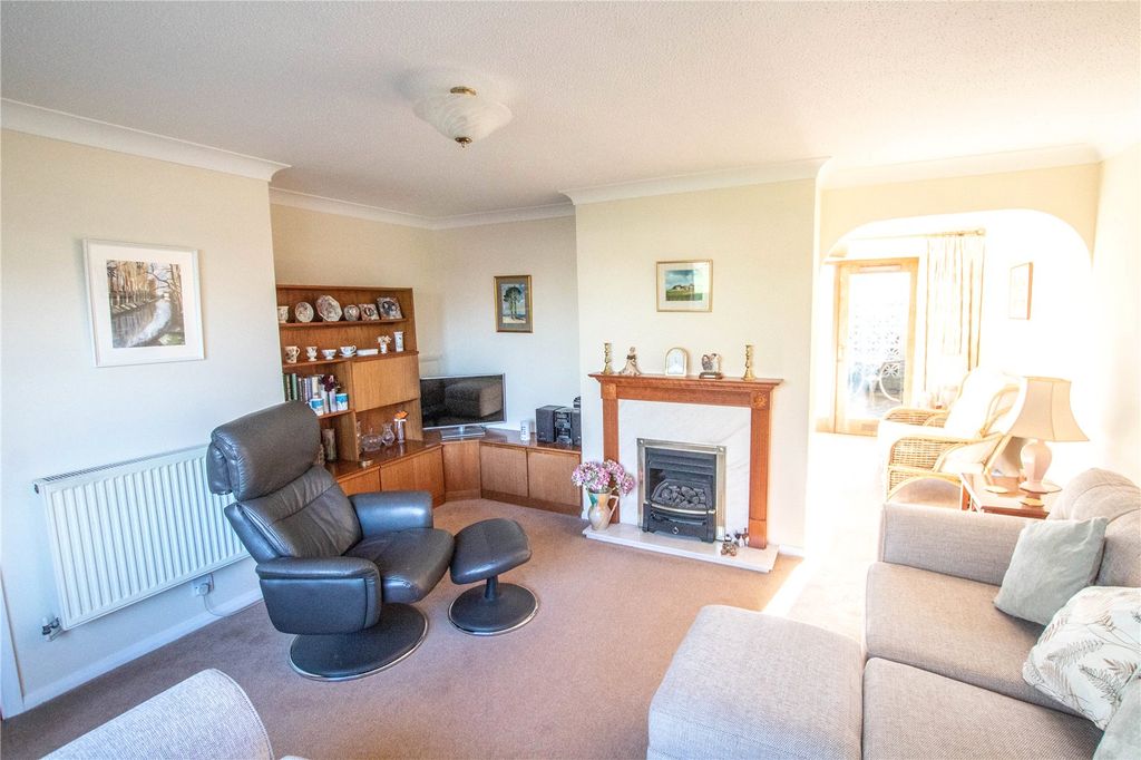 Property photo 3 of 19 Living Room