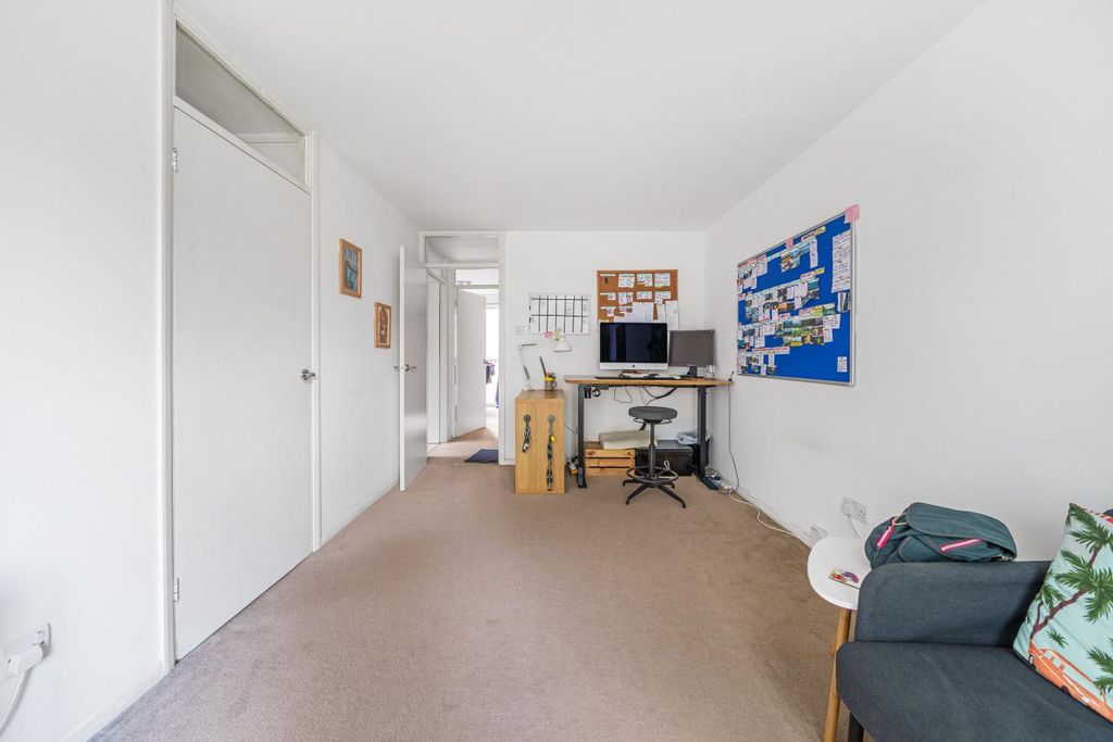 Property photo 3 of 8 Picture 3