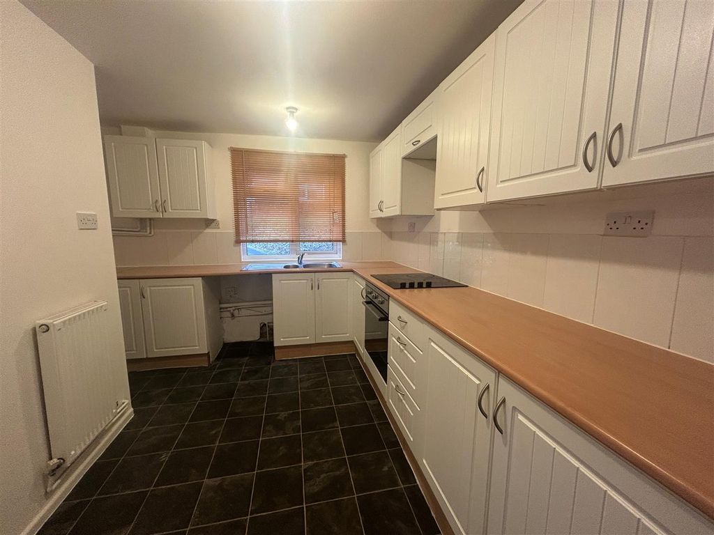 Property photo 3 of 12 Kitchen.Jpg