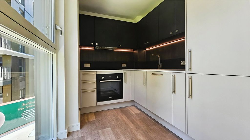 Property photo 3 of 36 Kitchen