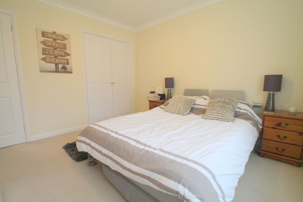 Property photo 3 of 5 Bedroom 1 Wardobes.J