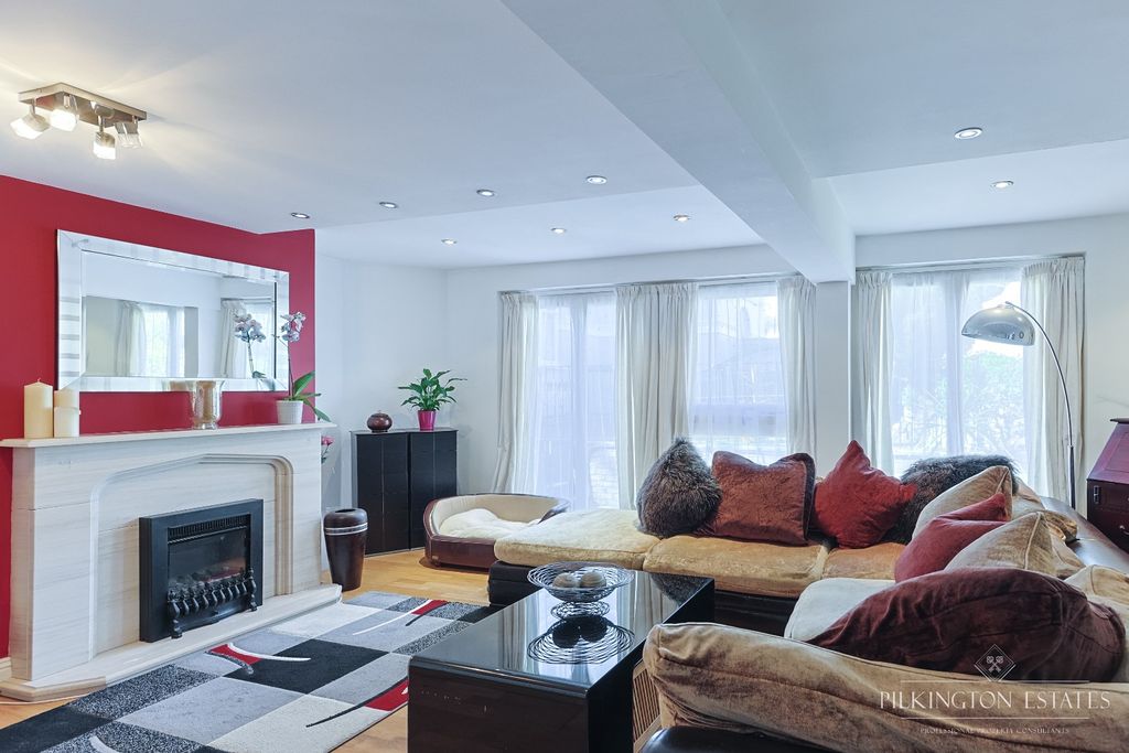 Property photo 3 of 8 5061352