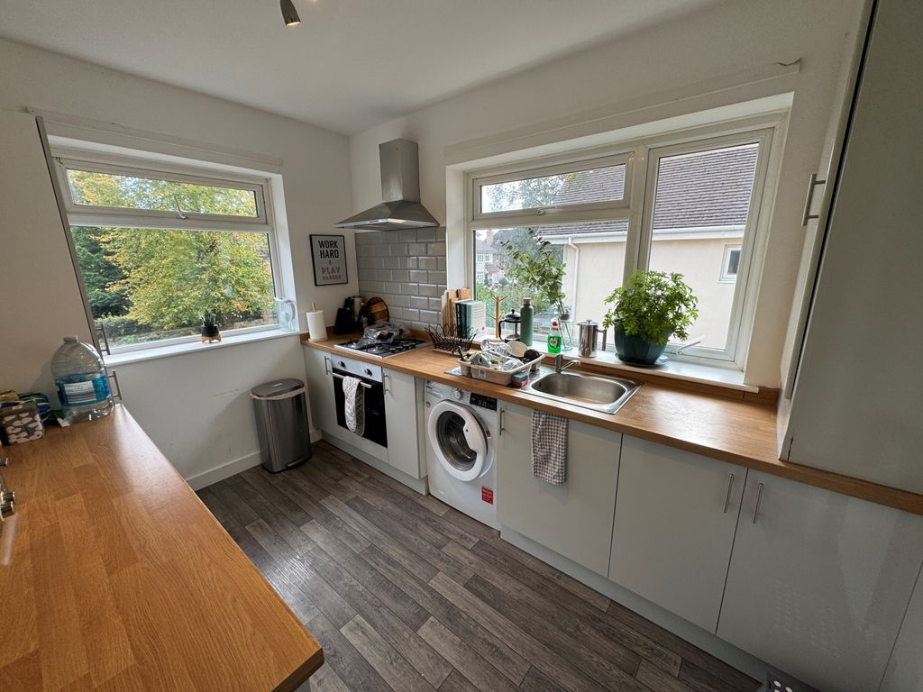 Property photo 2 of 11 1