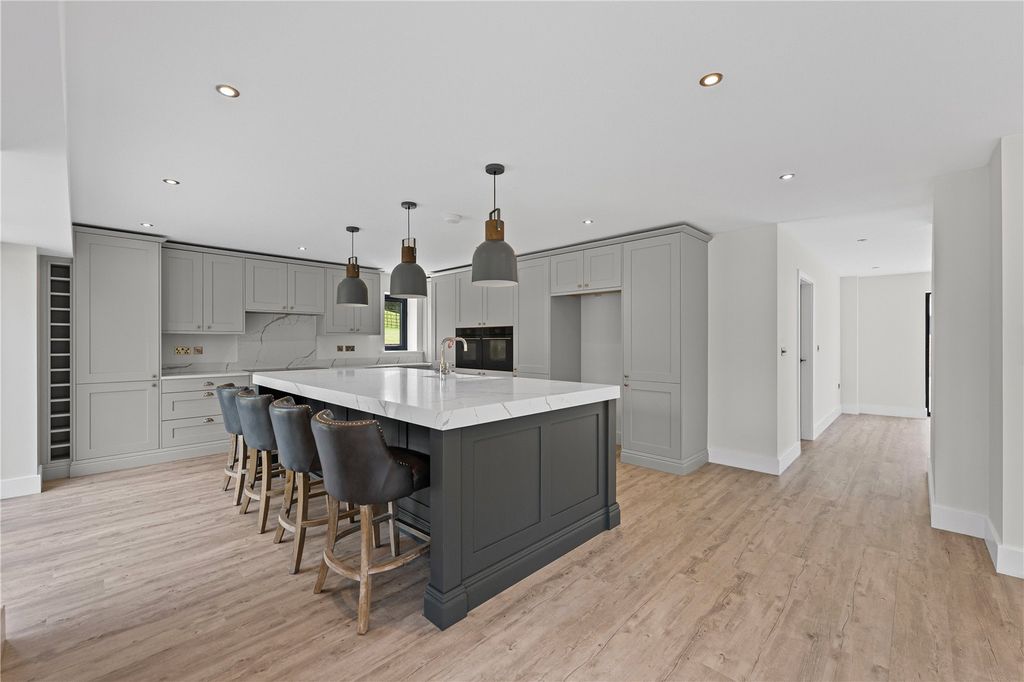 Property photo 3 of 49 Picture No. 50