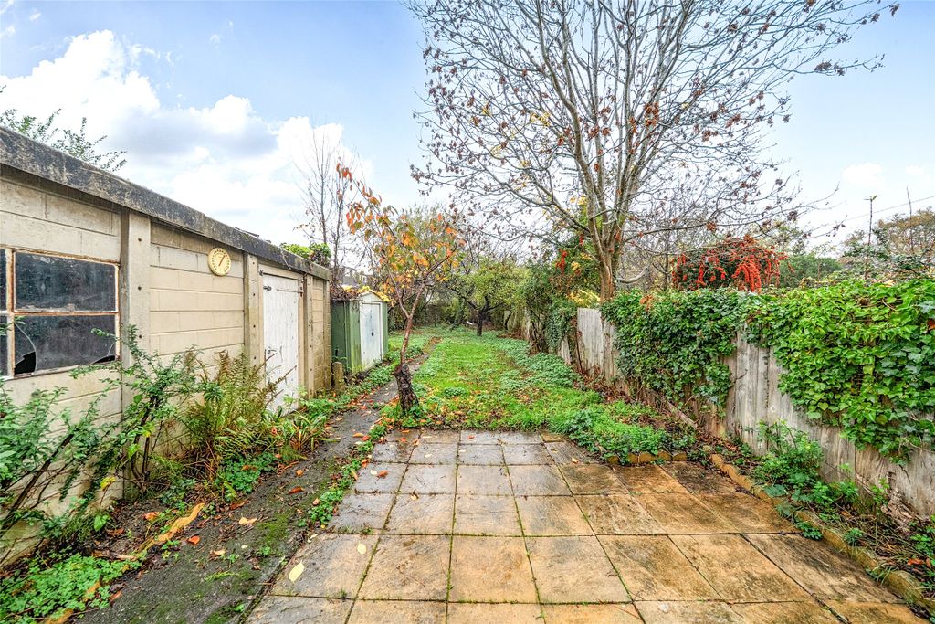 Property photo 3 of 21 Picture No. 03