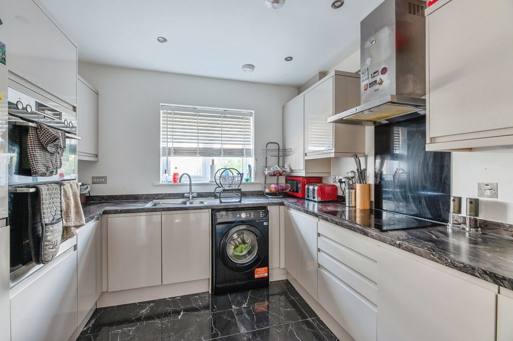 Property photo 2 of 16 Pbox-Img.Jpg