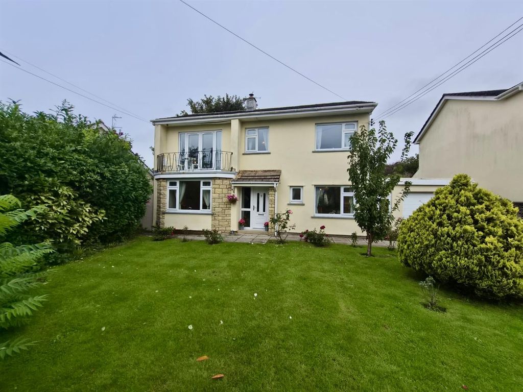 Property photo 2 of 19