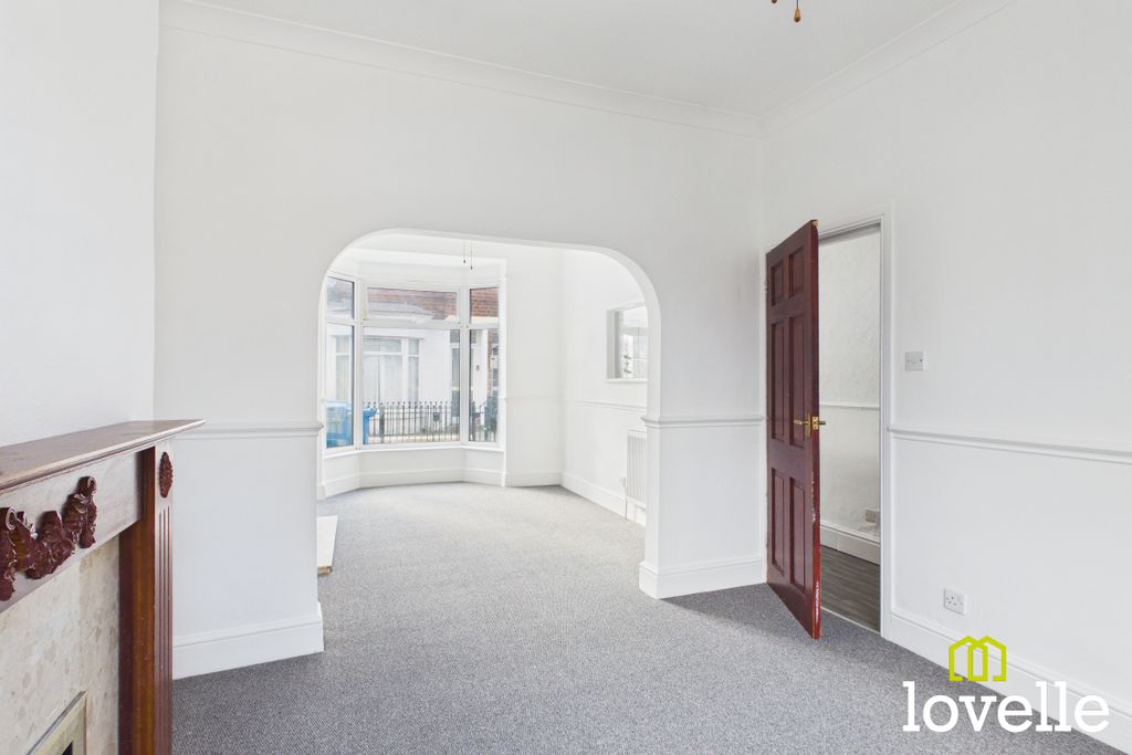 Property photo 3 of 9