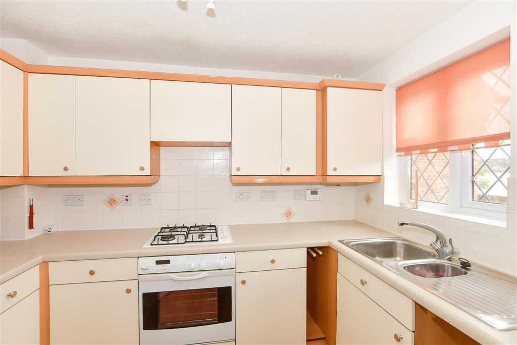 Property photo 2 of 9 Kitchen