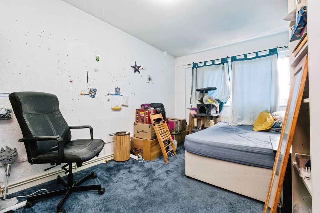 Property photo 3 of 12 Pbox-Img.Jpg