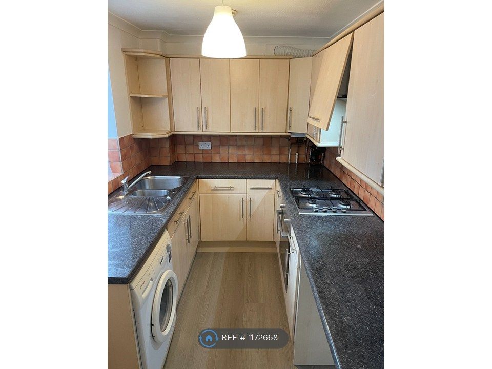 Property photo 3 of 24 Kitchen