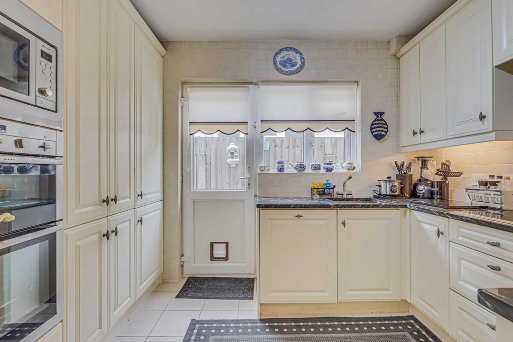 Property photo 3 of 22