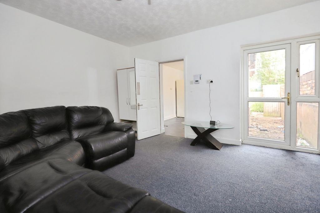 Property photo 2 of 20 Pbox-Img.Jpg