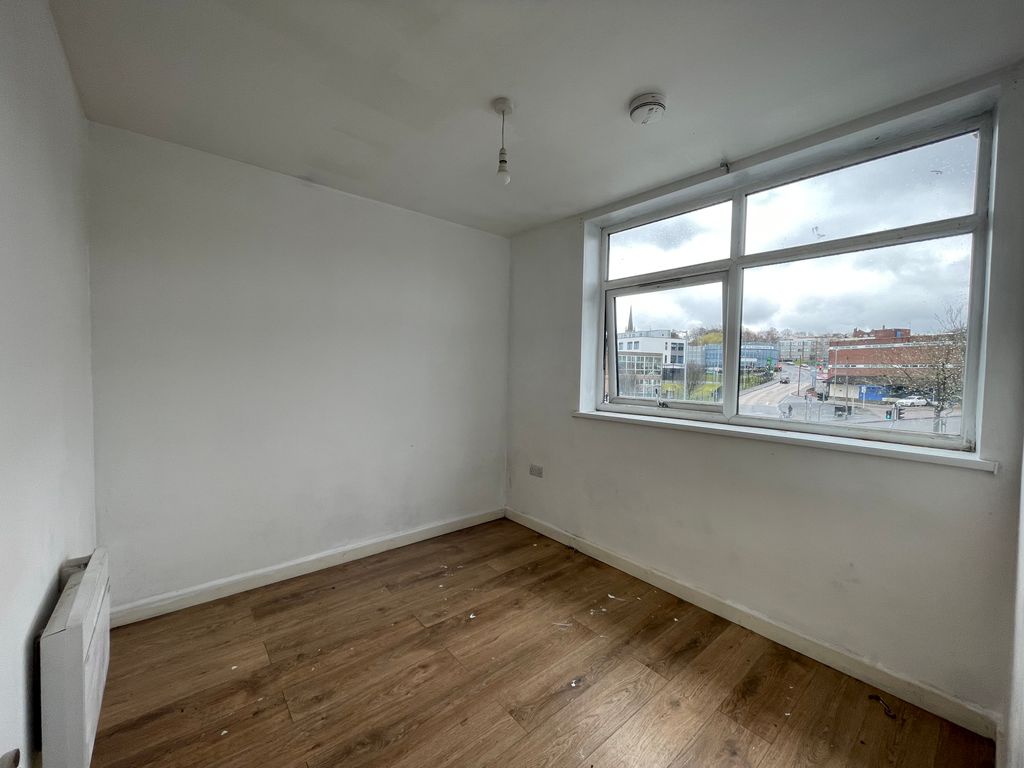 Property photo 3 of 4