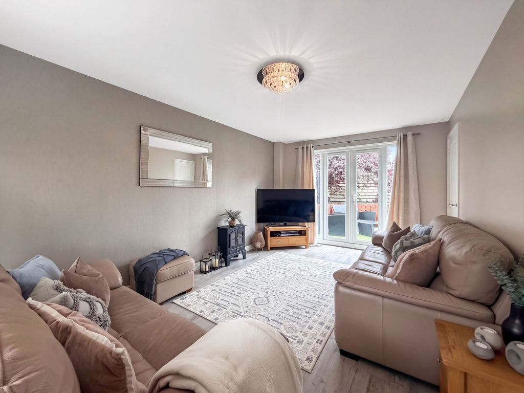 Property photo 2 of 33