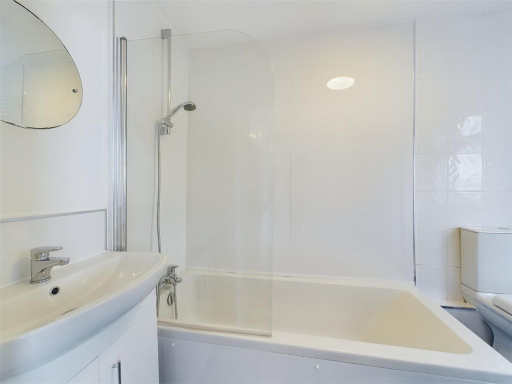 Property photo 2 of 9 Cam02534G0-Pr0297-Still007.Jpg