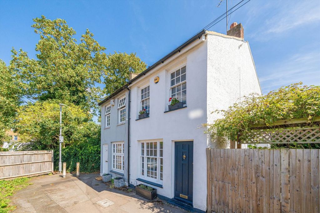 Property photo 1 of 9