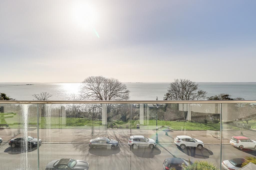 Property photo 2 of 19 Balcony