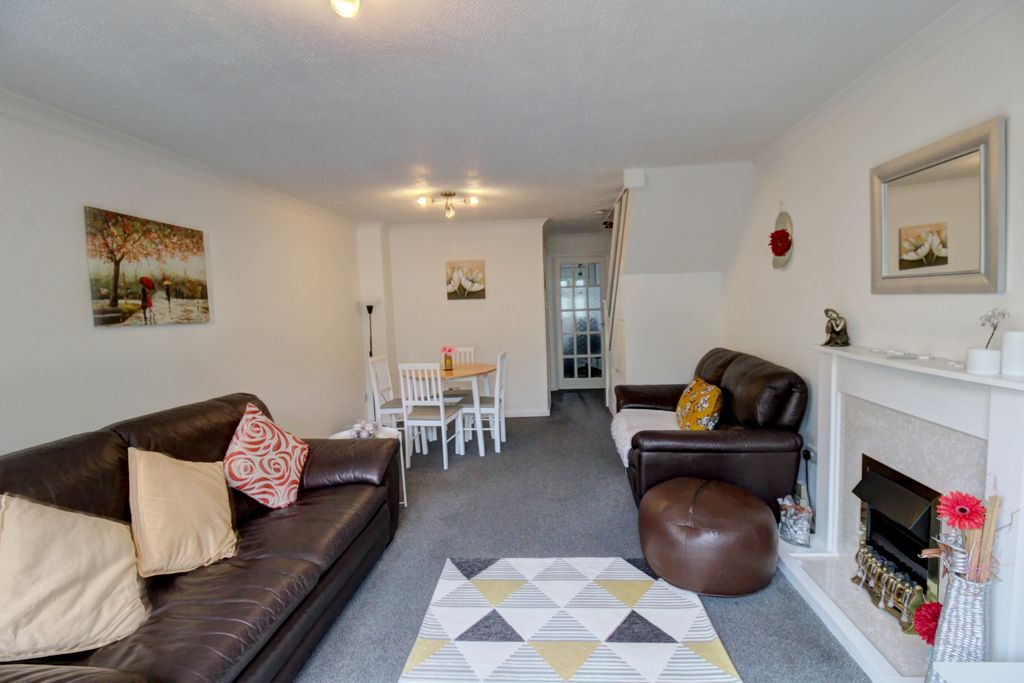 Property photo 3 of 10 Lounge/Dining Room