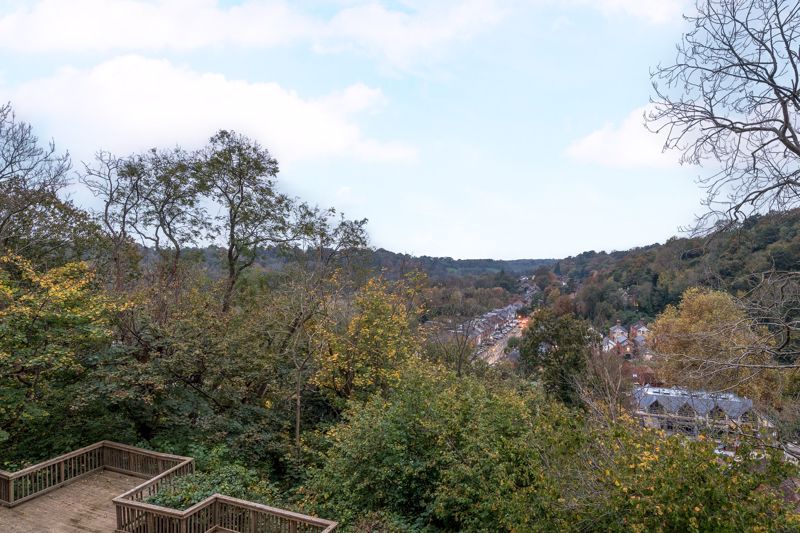 Property photo 2 of 28 Photo 43