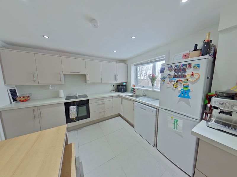 Property photo 3 of 13 Photo 8