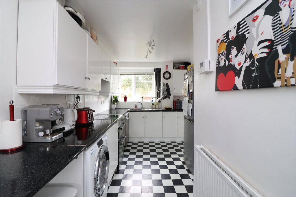 Property photo 3 of 19 Picture No. 11