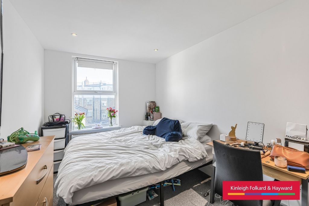 Property photo 2 of 11 Picture No. 15