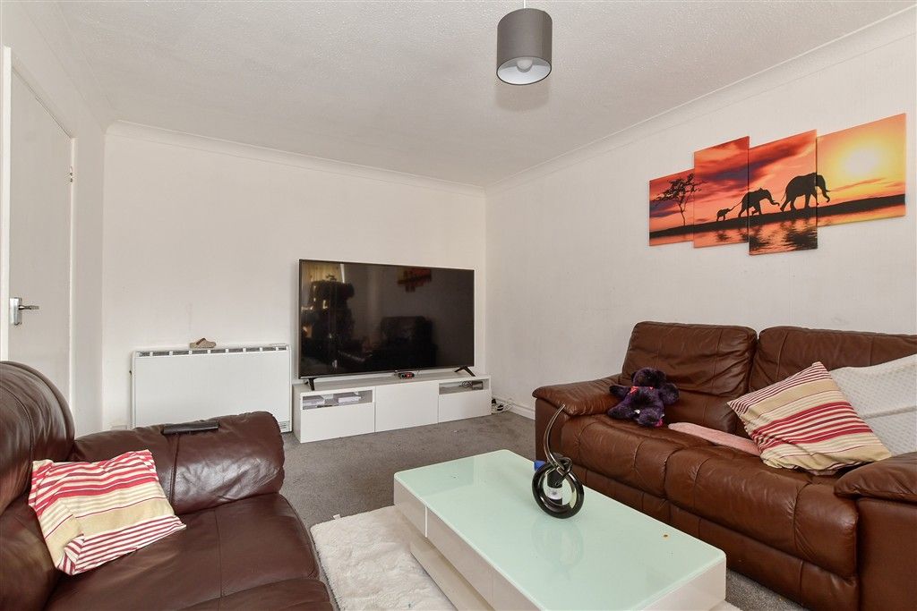 Property photo 2 of 4 Lounge