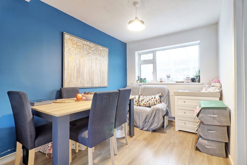 Property photo 3 of 23