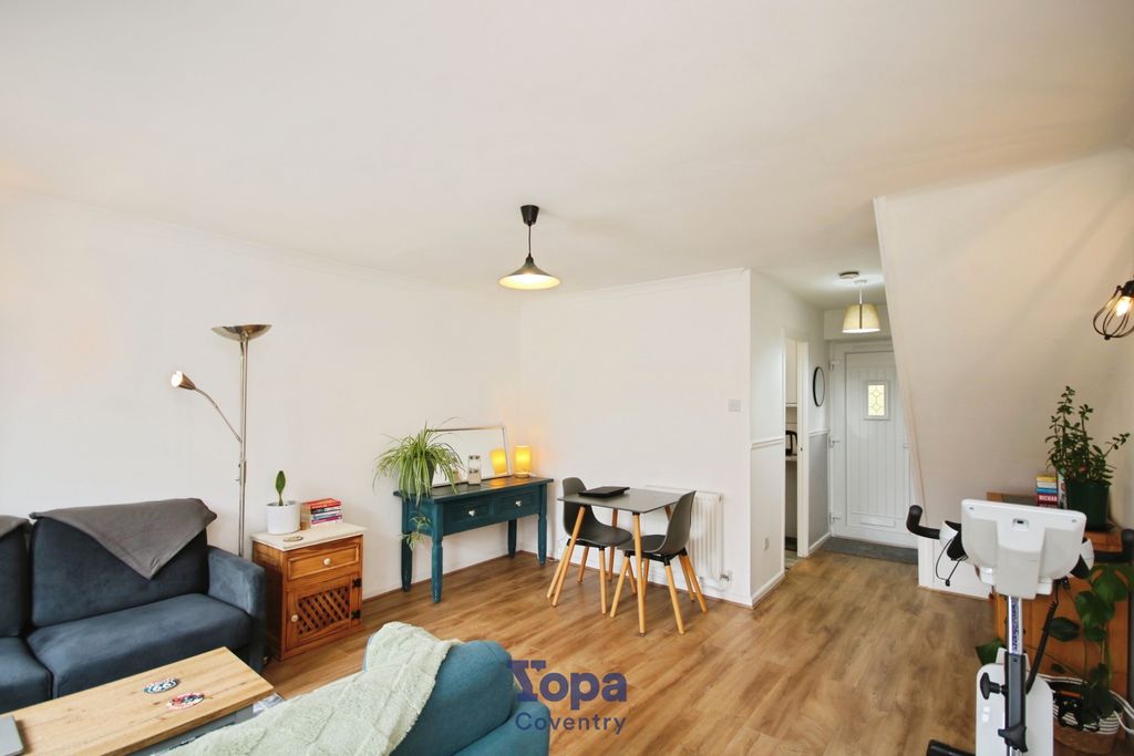 Property photo 3 of 16 53Ef2c64-Lounge 202.Jpg