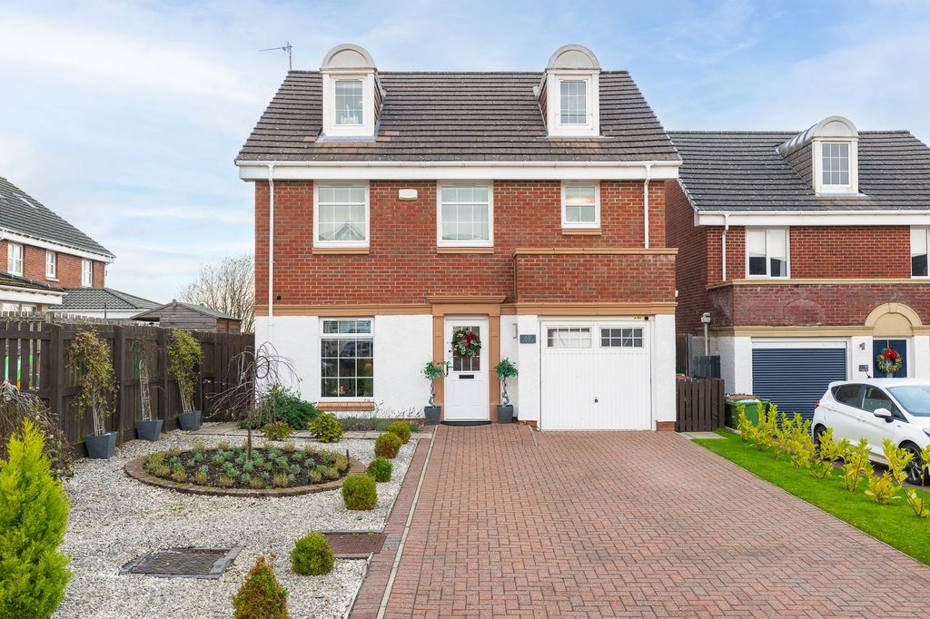 Property photo 1 of 41 Front View